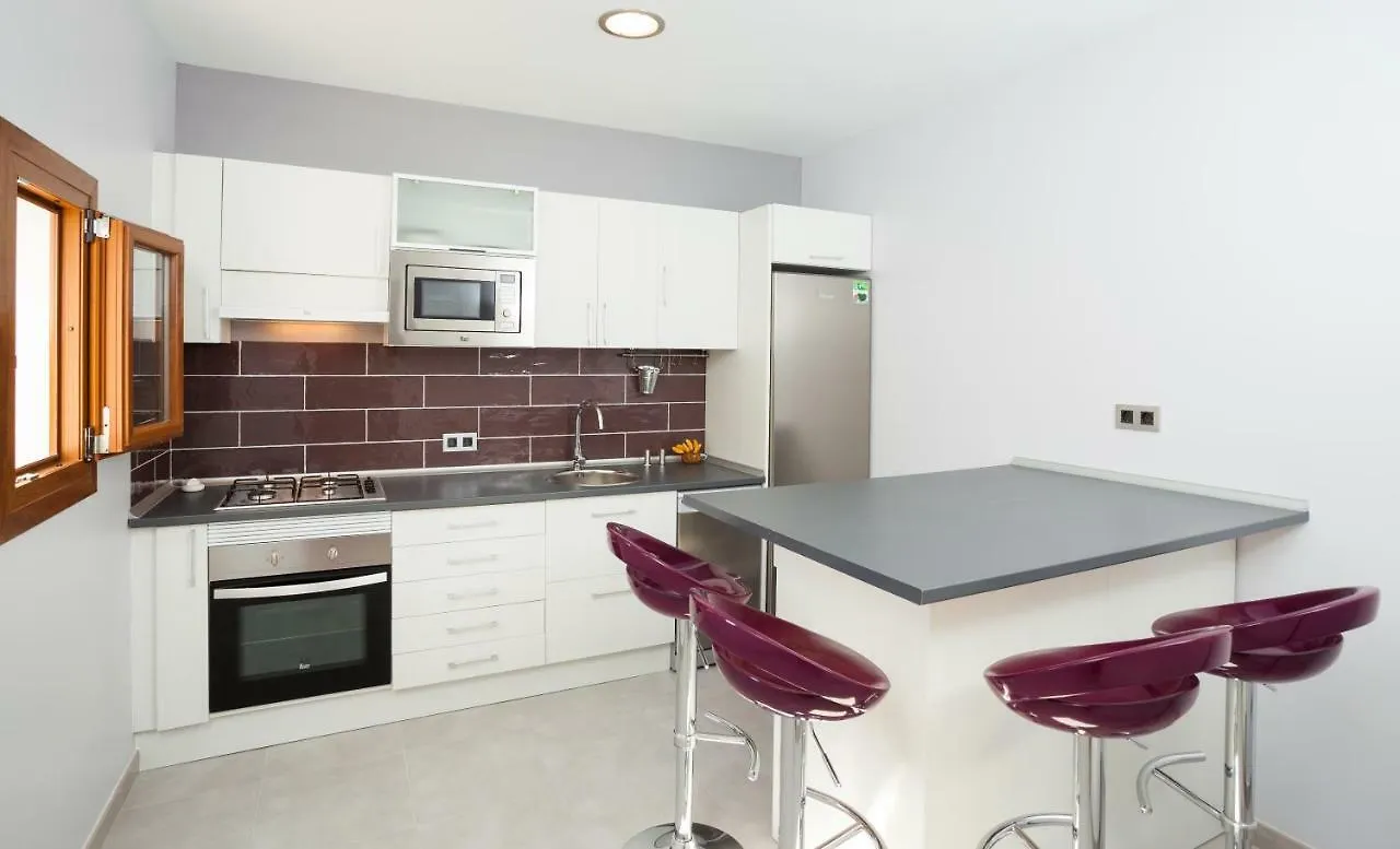 Mafloras Luxury&Beach Apartment 칼라 미요르