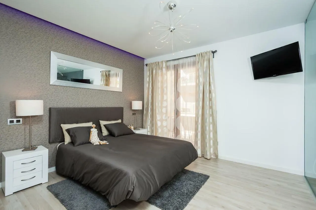 Mafloras Luxury&Beach Apartment contacts